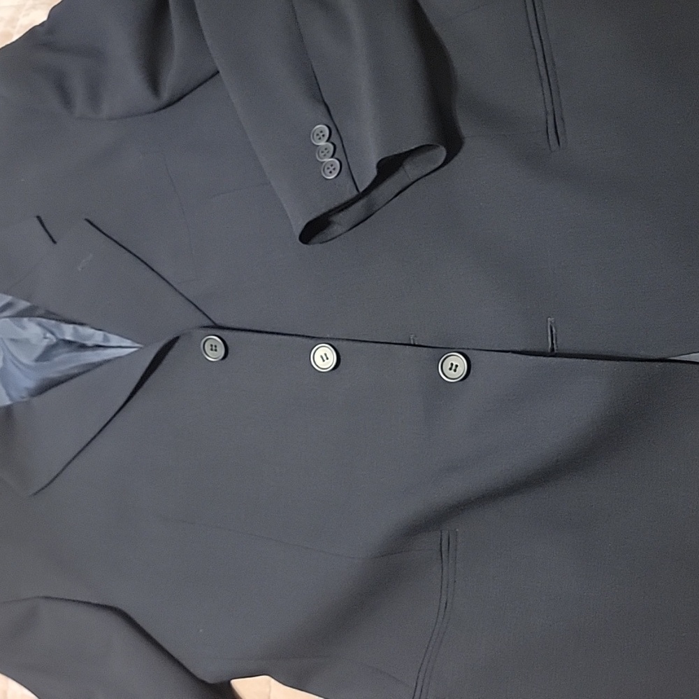 3 Button Dark Blue Suit. Mani